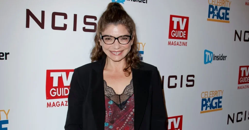 Laura San Giacomo’s height, weight, and body measurements