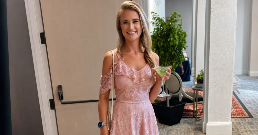 How old is Amanda Holly? Age and birthday